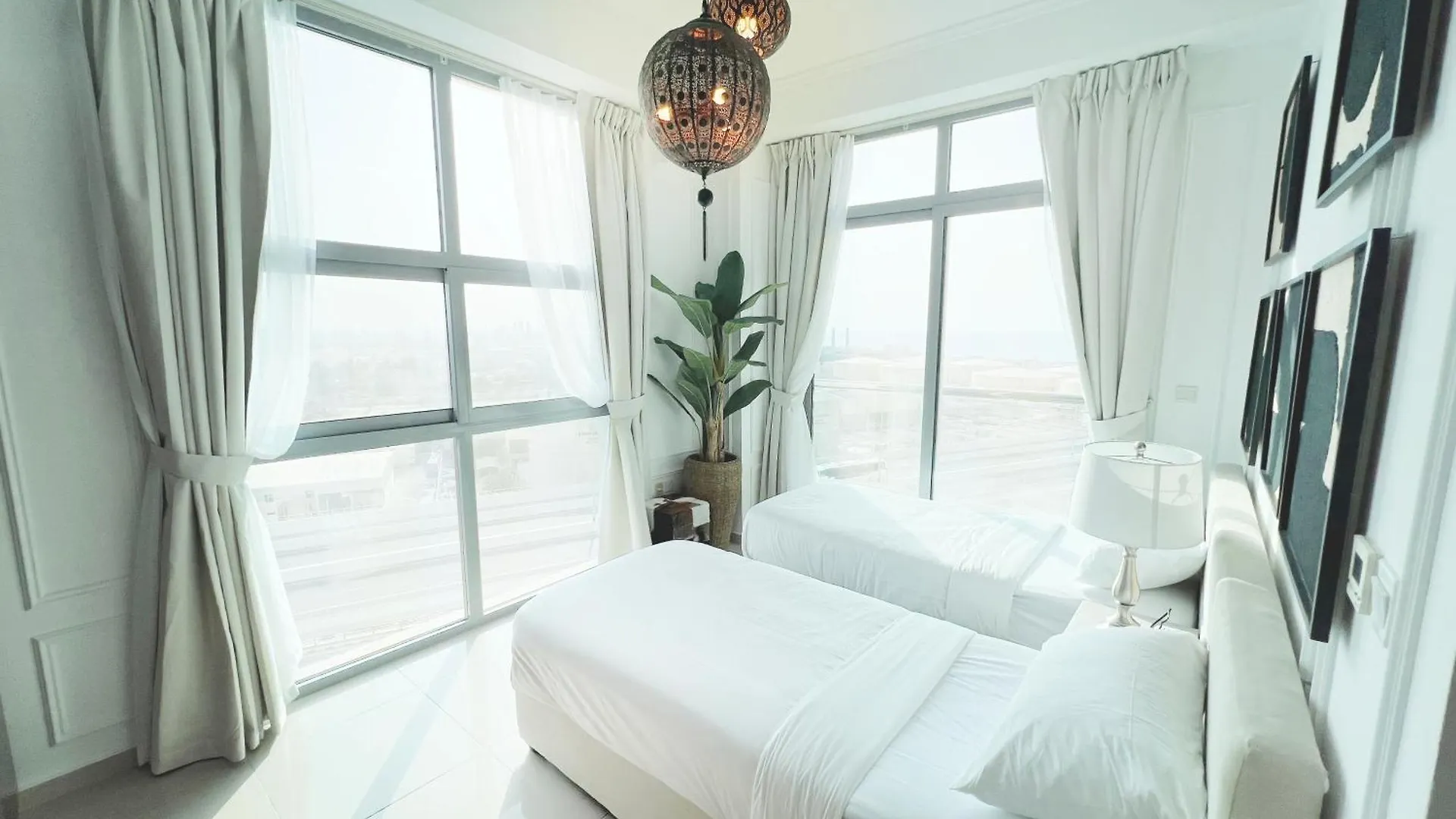 Black & Bold - Aesthetic Stay Dubai United Arab Emirates