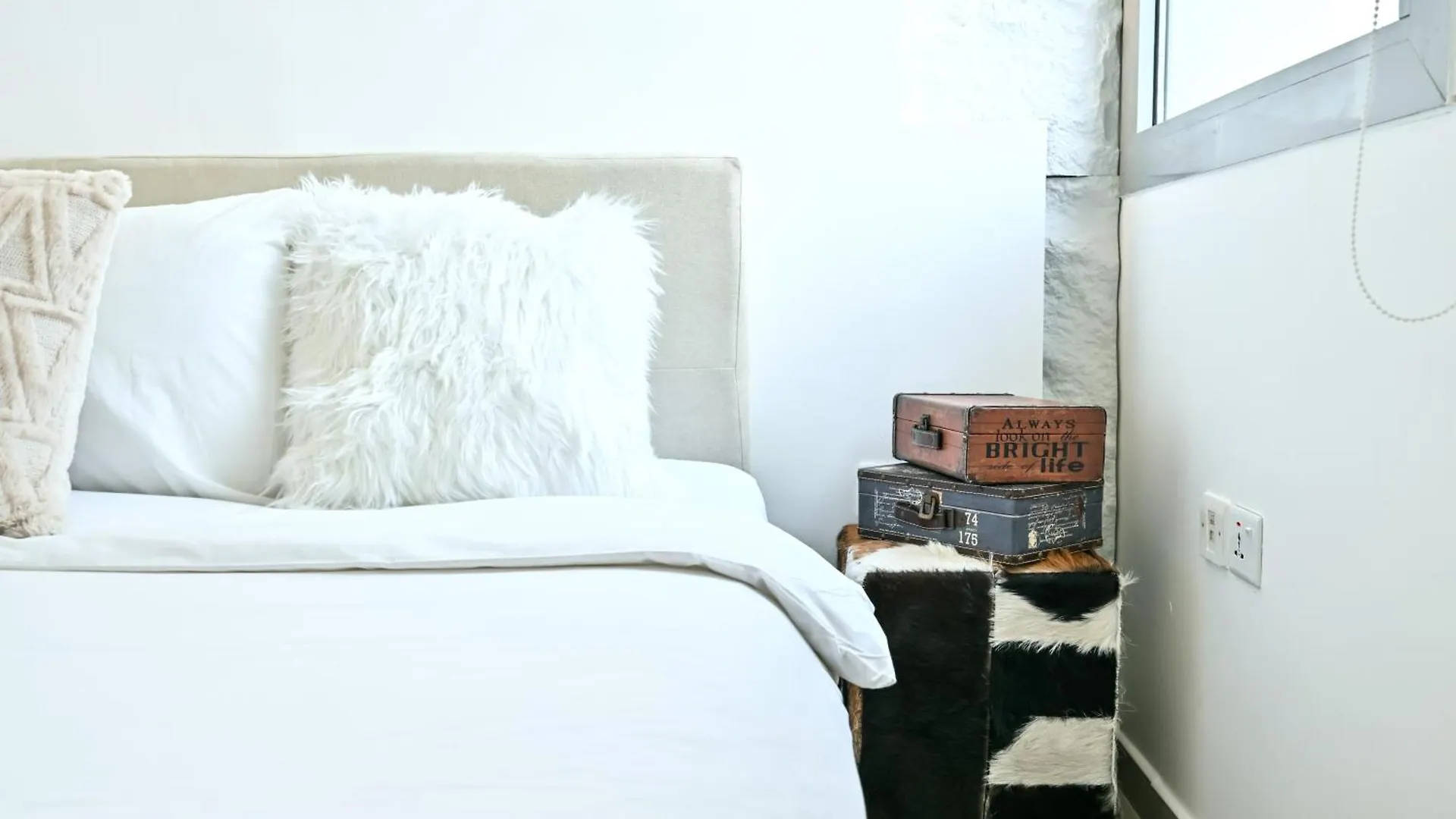 Black & Bold - Aesthetic Stay Dubai Apartment