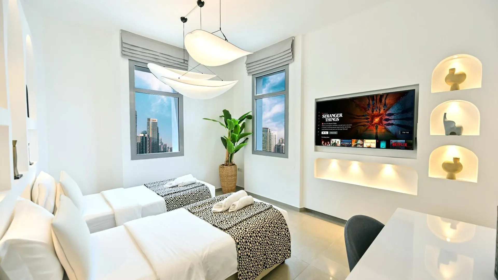 Black & Bold - Aesthetic Stay Dubai Apartment