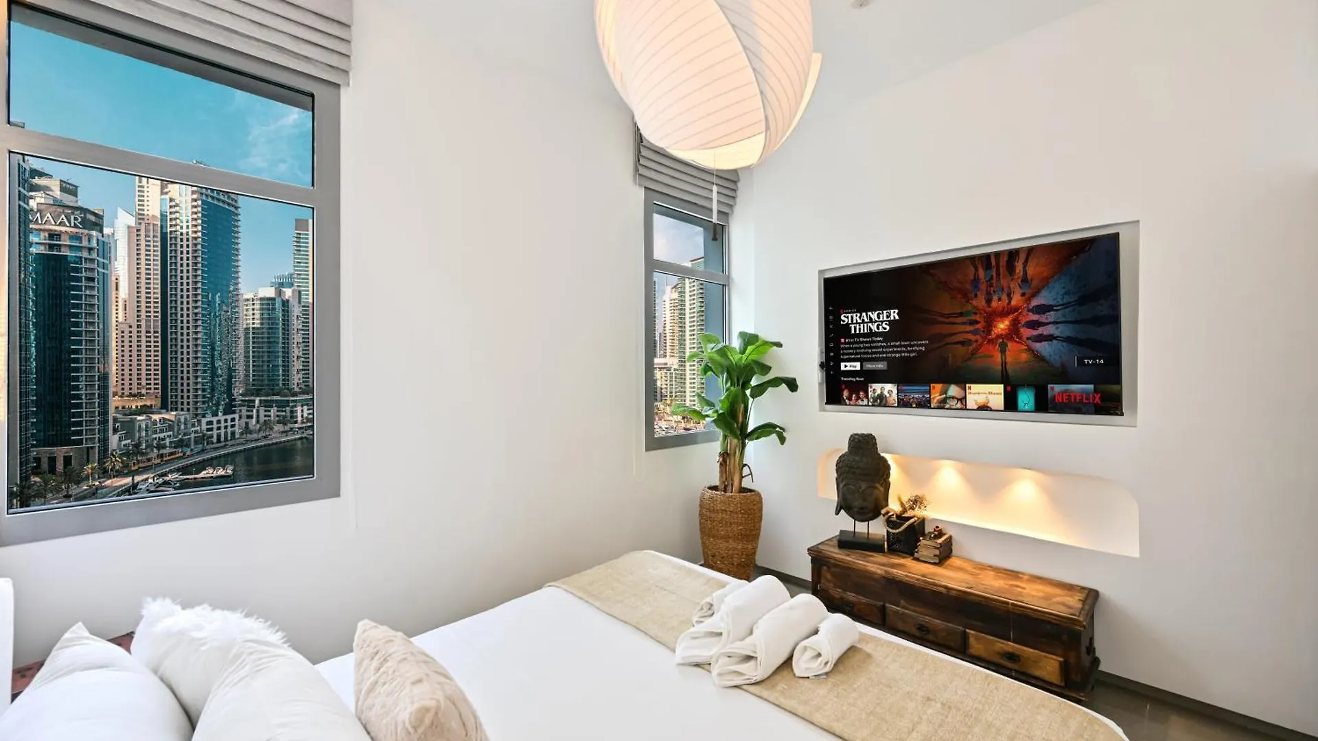 Black & Bold - Aesthetic Stay Dubai